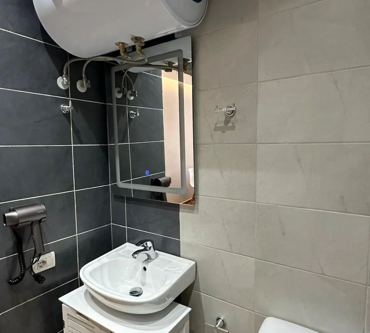 סרנדה Sissy & Bros Apartments