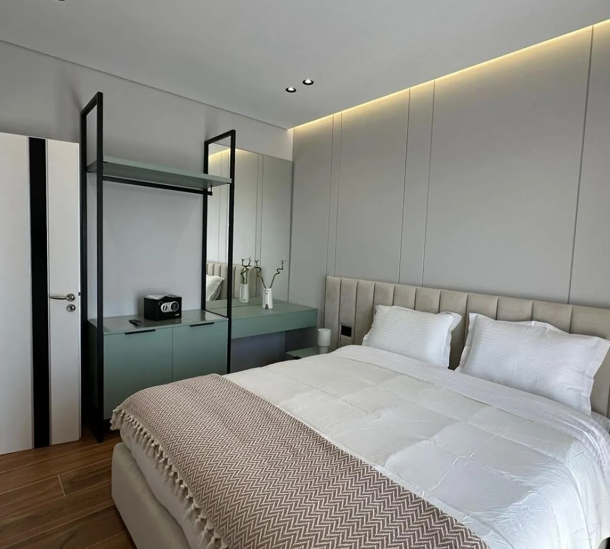 סרנדה Sissy & Bros Apartments אלבניה