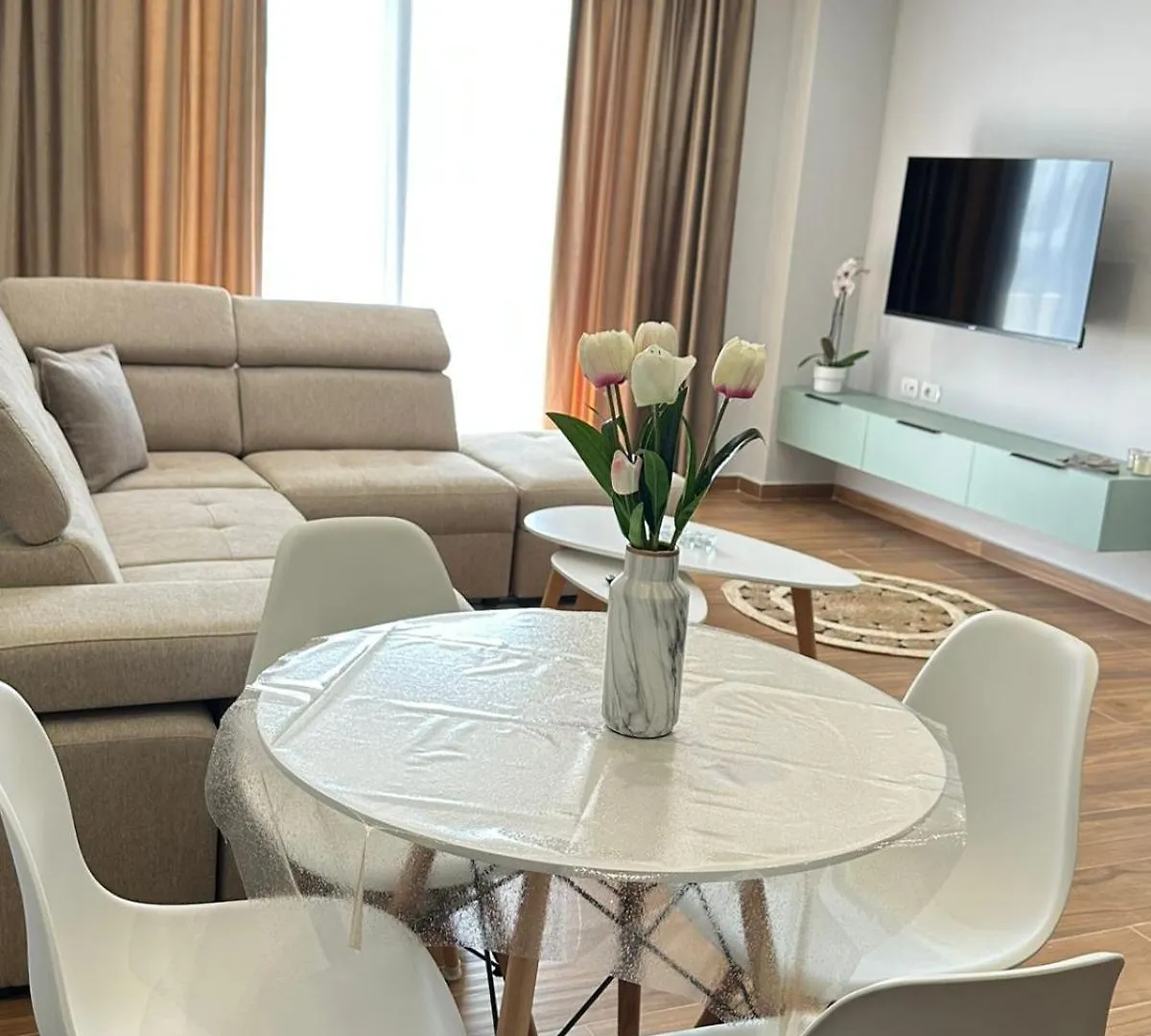 סרנדה Sissy & Bros Apartments אלבניה