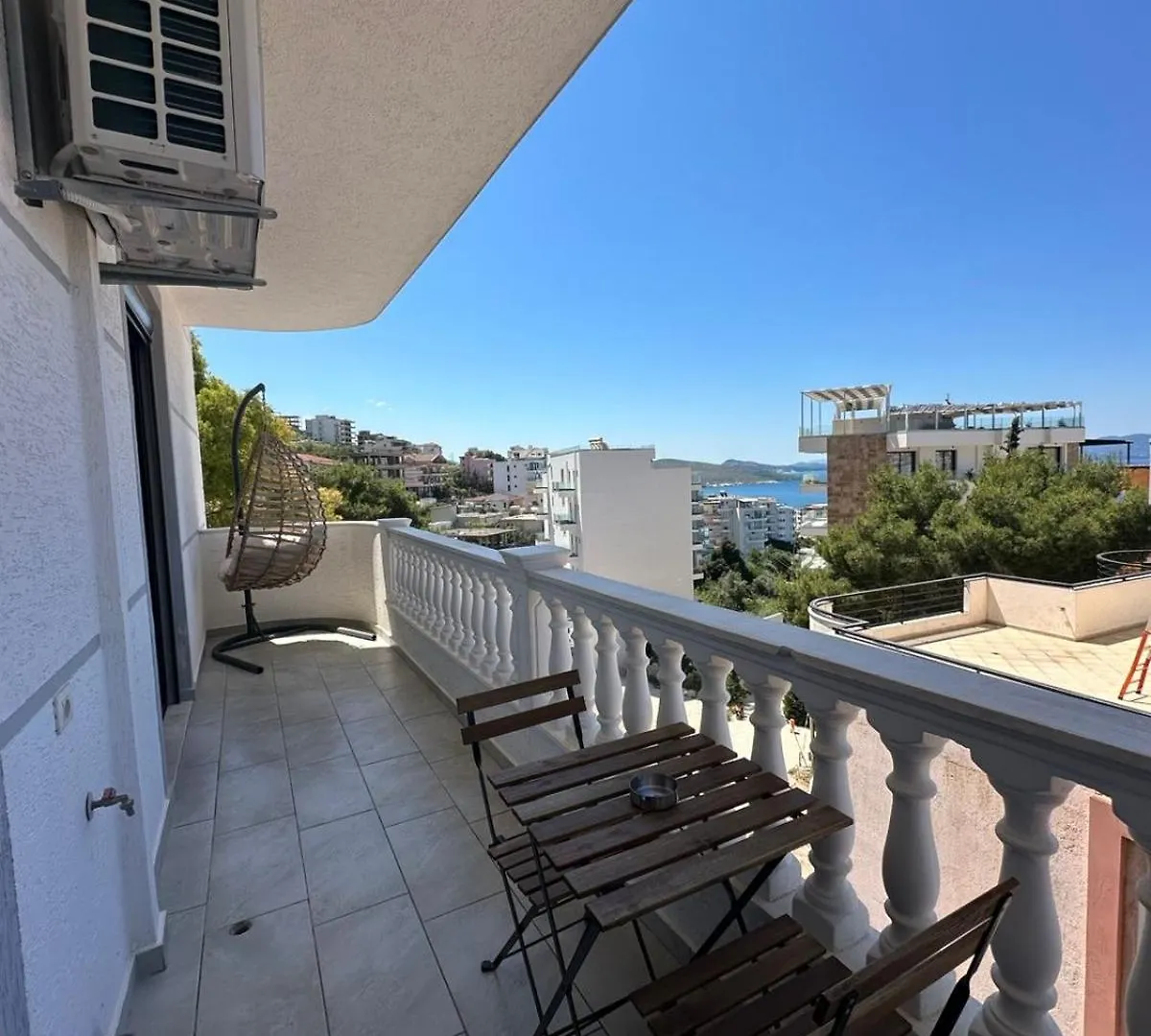 סרנדה Sissy & Bros Apartments
