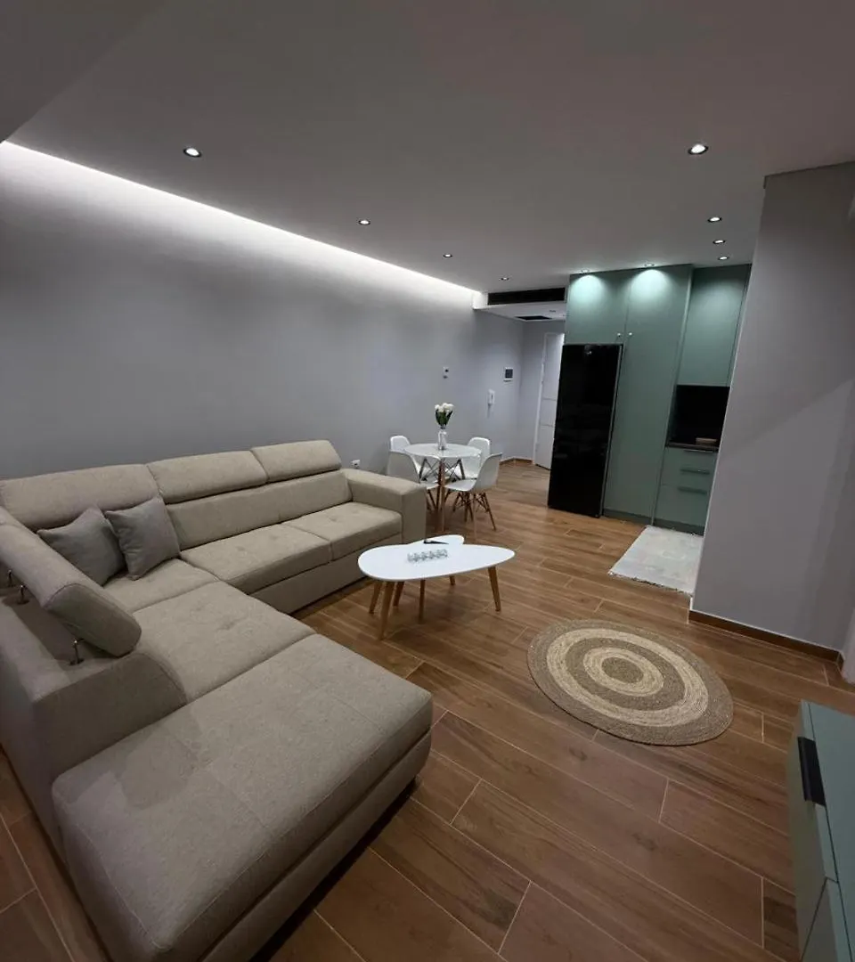 סרנדה Sissy & Bros Apartments 0*,
